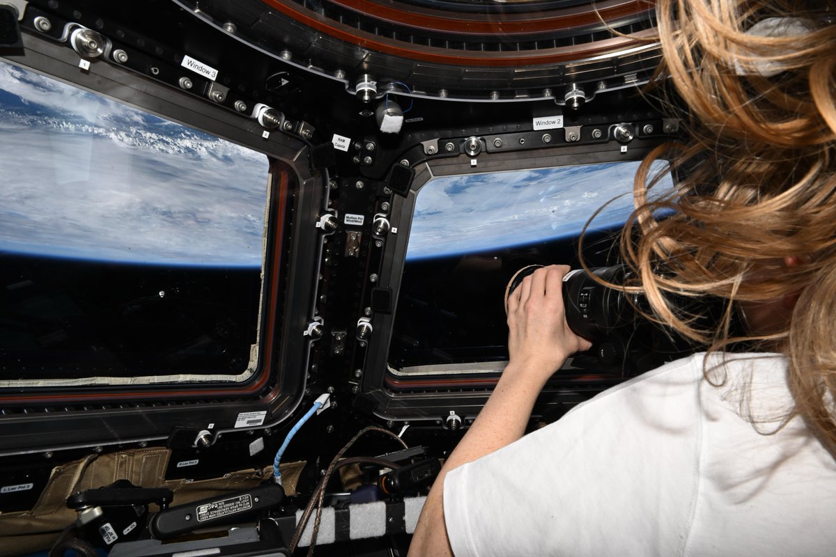 Astro_Ayers's tweet image. I got the best wake-up call ever this morning when we found out Crew-11 was going to be a little early! They made it safely to the @Space_Station, and it was a beautiful rendezvous (so naturally I had to take a few photos). So happy to have our friends on board! Congrats…