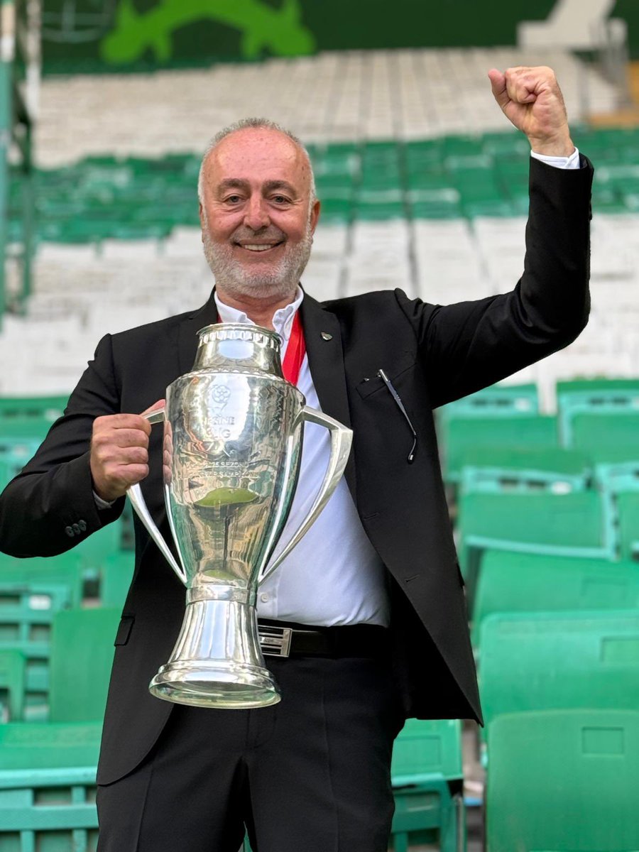 Coşkun Yavuz: 

"Bu sene taraftarımız çok farklı bir Bursaspor seyredecek..."

(<a href="/sporbursatr/">Spor Bursa</a> / YouTube)
