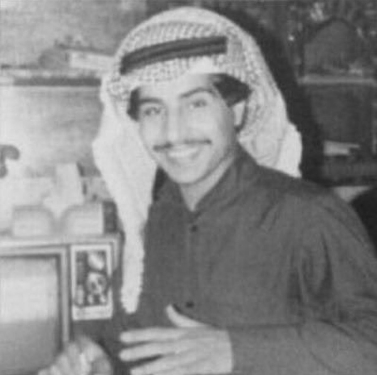 احد ابطال المقاومة الكويتية للغزو العراقي
وبطل من ابطال معركة بيت القرين
واول شهيد بملحمة بيت القرين 
ولد عمي
 الشهيد الملازم اول (( عامر فرج  العنزي ))  
بدا بالمقاومة من الساعات الاولى للغزو الى ان استشهد في تاريخ 24/2/1991 قبل التحرير بيومين 

 #ذكري_الغزو_العراقي_الغاشم