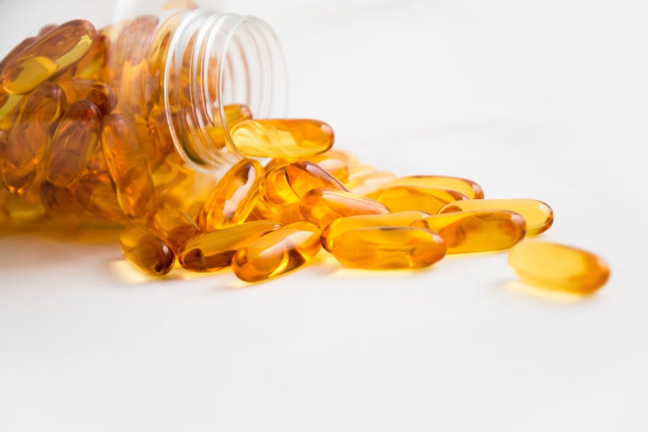 DrWeil's tweet image. Boost your health with omega-3s! Regularly consuming fatty fish or fish oil supplements can improve your omega-3 to omega-6 ratio, reduce inflammation, &amp;amp; support mental &amp;amp; physical well-being. Aim for oily fish twice a week or a daily supplement. #Omega3 #HealthTips…