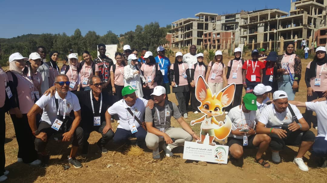 En marge des JA Scolaires à Alger , la  délégation RCA 🇨🇫 représentée par le Coach-Basket B. Darlan a participé à la cérémonie "African-Student Forest" . Un arbre a été planté, symbole de notre engagement pour la paix et la préservation de l'environnement. #africanforest