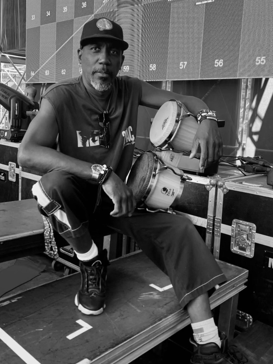 Toca artist @ramongonzalezorta with his Toca Traditional Series Bongo! 

That real original sound.
#tocapercussion #traditionalseries #somosfamilia #justplay #tocaartist #tocabongochallenge