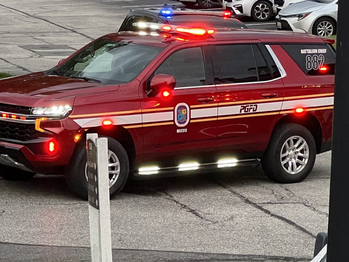 TimReidReporter's tweet image. CAR CRASHES INTO APARTMENT IN BOWIE, MD-Police and firefighters responded to Governors Green apartments Friday night at 7:30pm for a vehicle that crashed into an apartment unit .  Police say a female victim was treated for her injuries, it’s unclear why the car crashed
