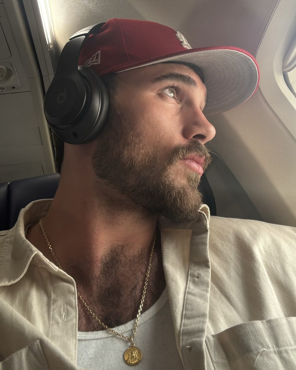 michaeleyerger's tweet photo. 🧭 🧳 ✈️ 🗺️ https://t.co/pAiU8ESUjv