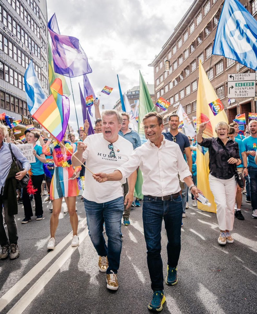 Så utomordentligt fånigt av Magdalena Andersson att kritisera Statsministern för att inte gå i Prideparaden. Han ställer verkligen upp för HBTQ och bjuder t o m in till Sagerska under Pride. Riktigt besviken på Magdalenas nivå en dag när kärleken ska firas expressen.se/nyheter/sverig…