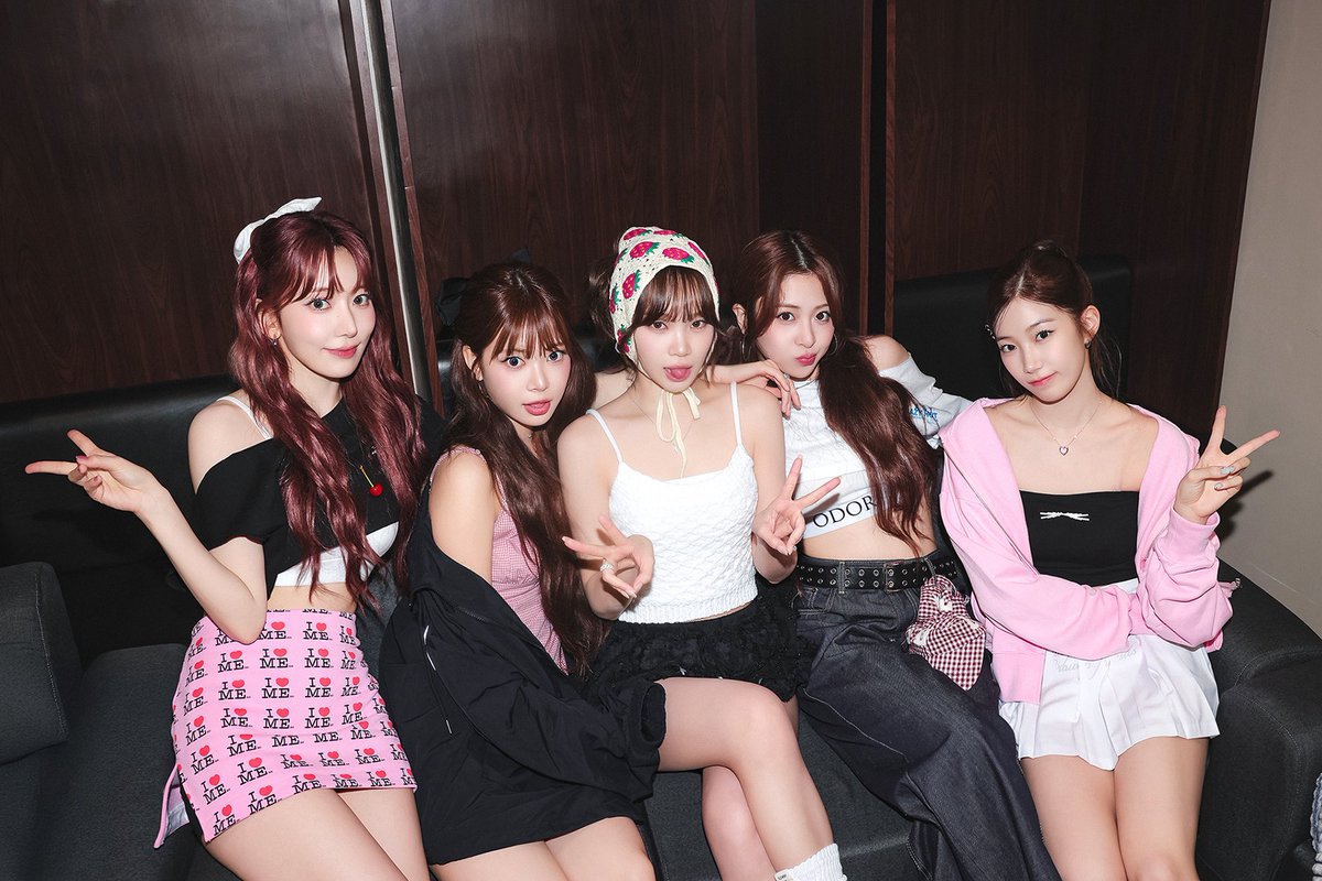 [#오늘의르세라핌]
250803 @ 2025 LE SSERAFIM TOUR 'EASY CRAZY HOT' IN MANILA

We were so touched by FEARNOT's cheers!
Thank you. We love you so much!💙

#LE_SSERAFIM #르세라핌
#EASY_CRAZY_HOT
#EASY_CRAZY_HOT_IN_MANILA