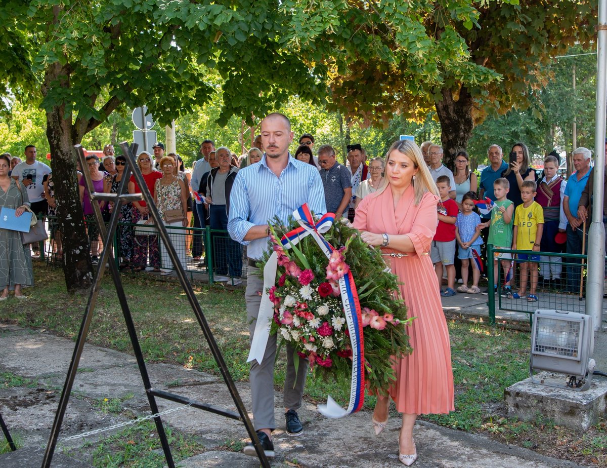 PSRRMSLS's tweet image. Обележавање 80. година од колонизације у Банатском Деспотовцу
Помоћница покрајинског секретара за регионални развој, међурегионалну сарадњу и локалну самоуправу Јелена Прица и градоначелник Зрењанина Симо Салапура положили су данас, у Банатском Деспотовцу
sk.in.rs/e9N