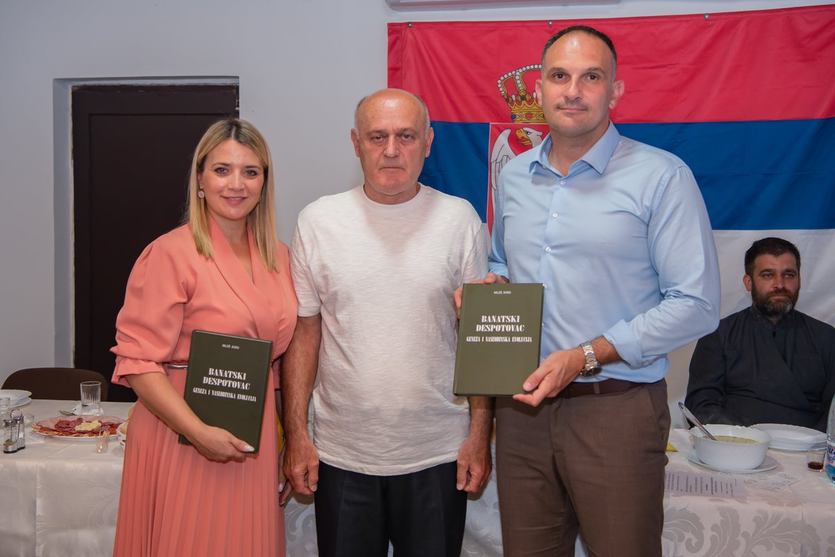 PSRRMSLS's tweet image. Обележавање 80. година од колонизације у Банатском Деспотовцу
Помоћница покрајинског секретара за регионални развој, међурегионалну сарадњу и локалну самоуправу Јелена Прица и градоначелник Зрењанина Симо Салапура положили су данас, у Банатском Деспотовцу
sk.in.rs/e9N