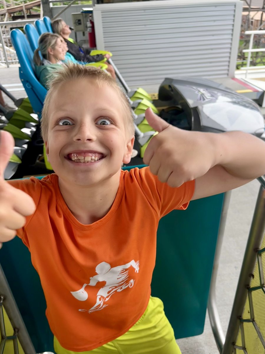 This guy’s first front-row ride on Fury. Needless to say, he’s…excited. I absolutely hate how lucky you have to be to get the row you want on Fury, and especially hate that basically half of all front seats are taken by Fast Lane users. Let us wait if we wanna wait. <a href="/Carowinds/">Carowinds</a>