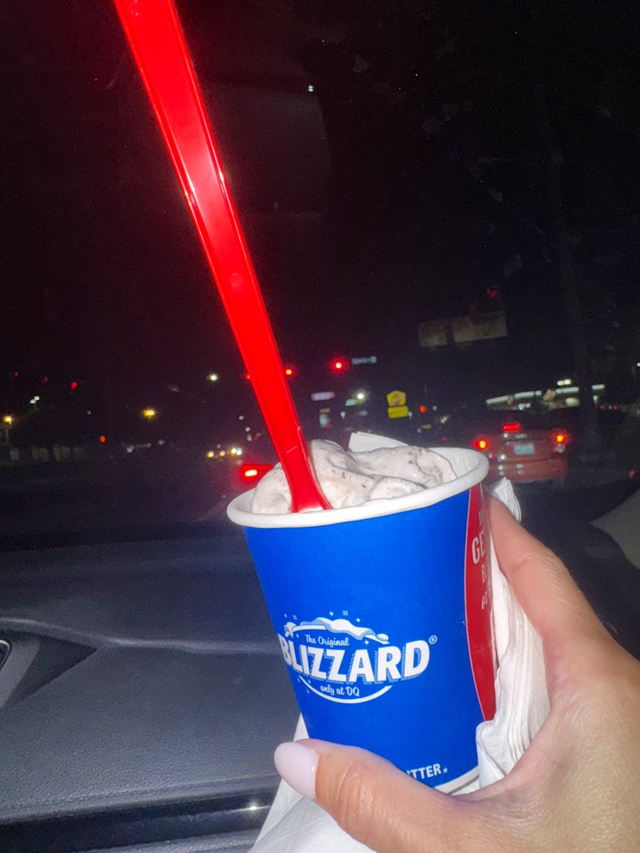 S is for sweet treat 😋 a DQ blizzard is one of my favorite summer treats! #SkyhawkSummer #SkyhawkPride