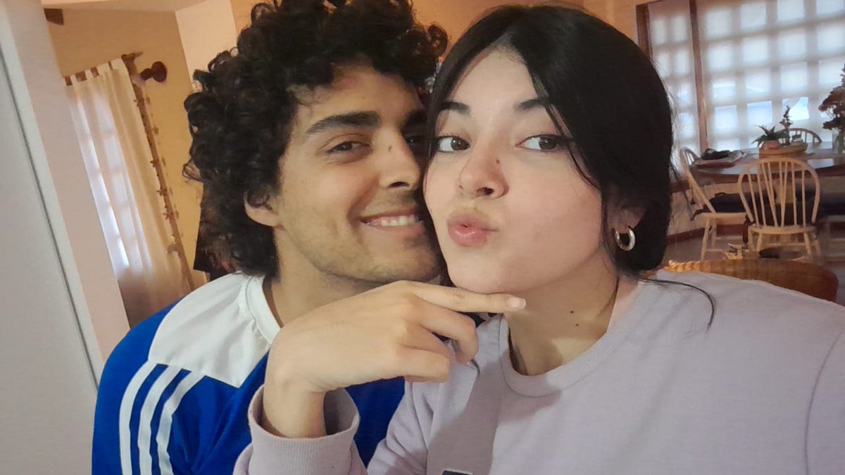 forco_04's tweet photo. Mi novia y yo y mi novia y yo (no hay diferencias) https://t.co/O8MF5FddBG