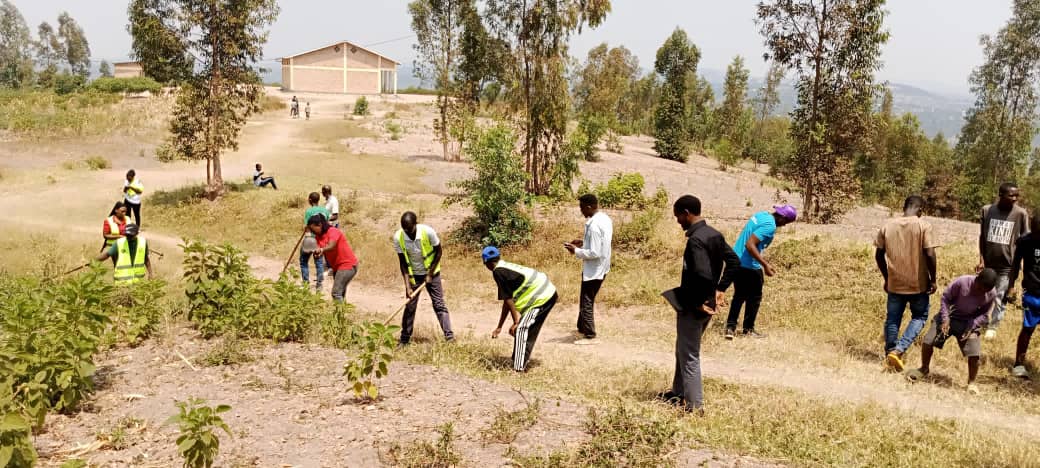 Kuruyu wa 02/08/2025 <a href="/RwandaYouthVol1/">Rwanda Youth Volunteers</a> kubufatanye nizindi nzego zurubyiruko muri Nyamiyaga/Mukinga twakoze umuganda wovutunganya  ikibuga cy' mumupira wamaguru  cya
 cyarushenyi
<a href="/Kamonyi/">Kamonyi District</a> <a href="/RwandaLocalGov/">Ministry of Local Government | Rwanda</a> <a href="/RwandaSouth/">Southern Province | Rwanda</a>