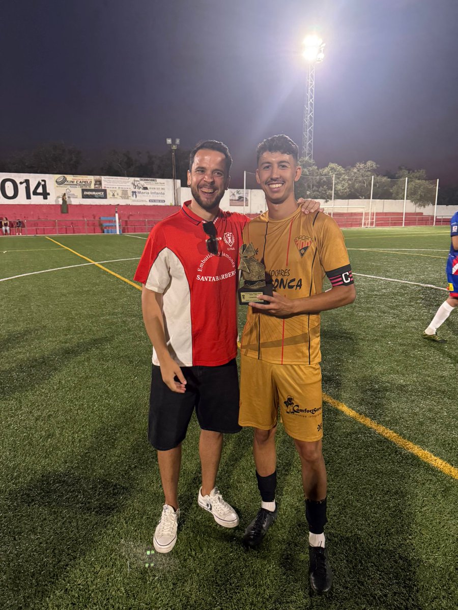 ayamonte_cf's tweet photo. Nuestro #AyamonteCF se quedo con el IV Memorial Manuel Pérez "Nenín" trofeo de nuestros amigos de CD Santa Barbara al imponerse 0-3. Debemos agradecer a su directiva por la invitación y por la hospitalidad recibida.

Continuamos con nuestra preparación #AhoraMasQueNuncaAYAMONTE https://t.co/QaXNeWsBqT