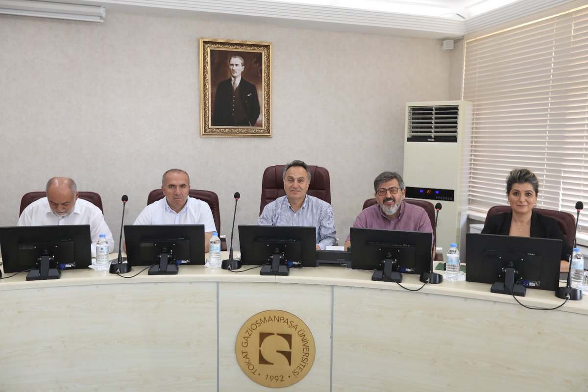 toguafamer's tweet photo. 2024 yılı faaliyetlerinin değerlendirildiği ve 2025 yılı hedeflerinin ele alındığı yıllık değerlendirme toplantıları kapsamında, 28.07.2025 tarihinde Rektörümüz Prof. Dr. Fatih YILMAZ başkanlığında Afet ve Acil Durum Uygulama ve Araştırma Merkezi ile toplantı gerçekleştirildi. https://t.co/VIsTLD39hn