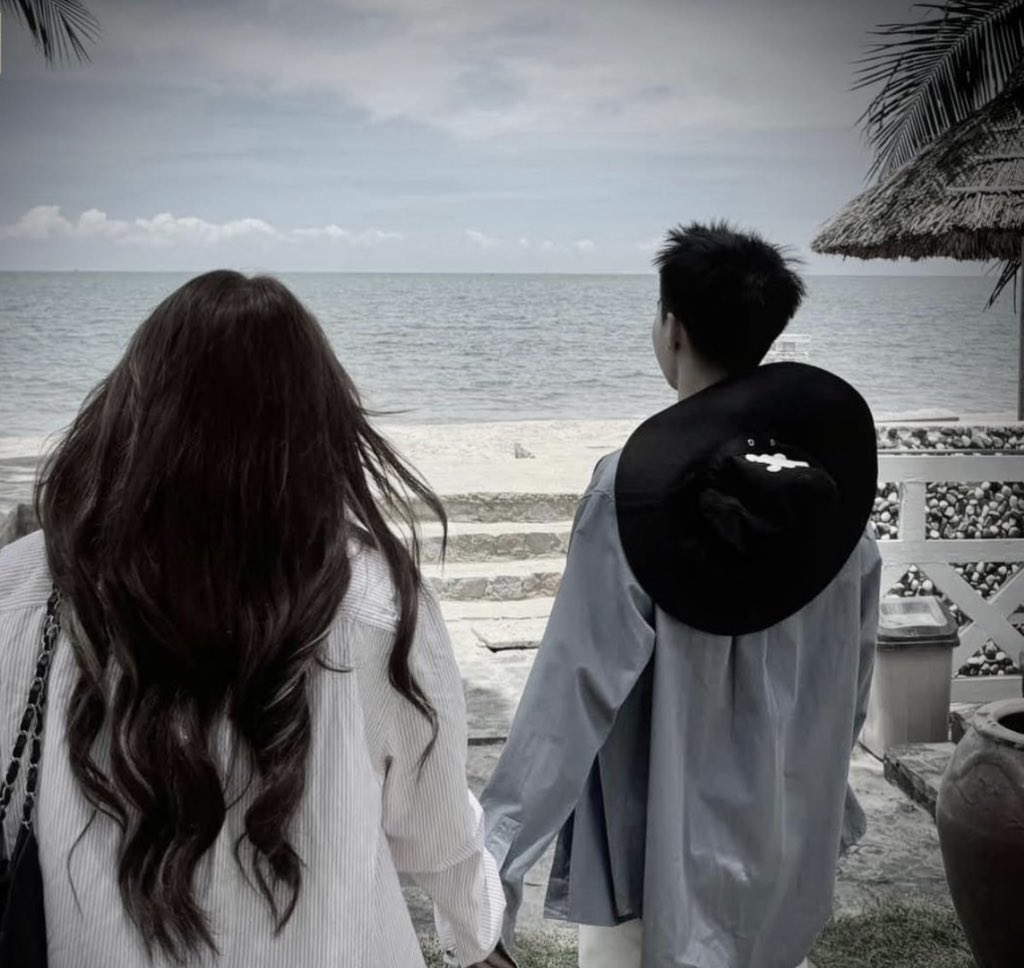 SANGSGK's tweet photo. Mood { 3-8-2025 } LOVE 
—————————🩷

Time .. is a challenge, if you want to be together, you must find a way to overcome. 
—————————

#GoodMorning  #Love #SundayVibes
#BlackCoffee #TDR_now https://t.co/HVsbGjONWo