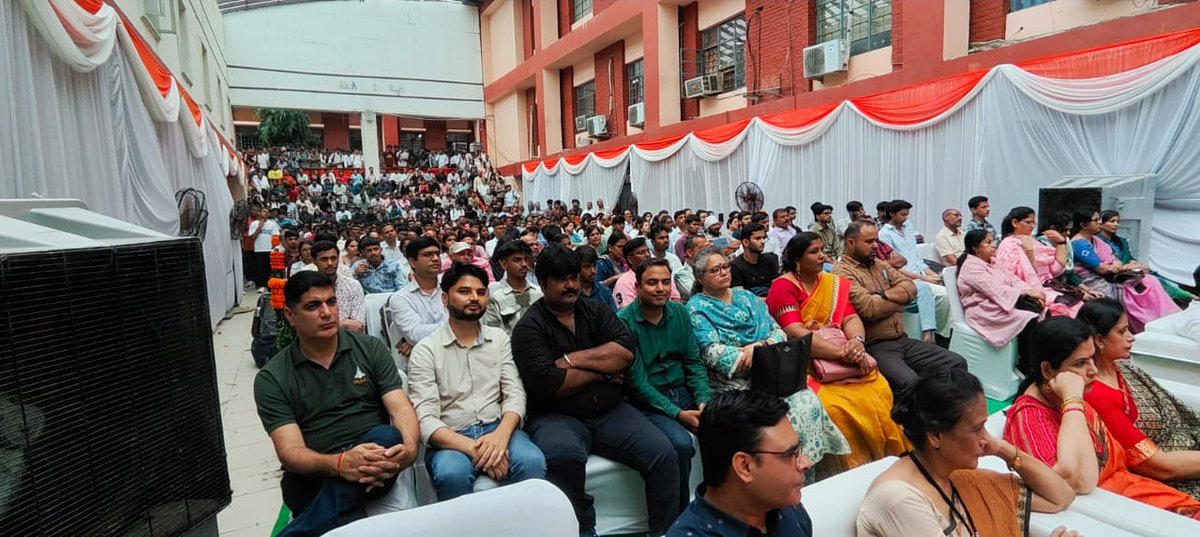 arsdcollegedu's tweet image. नए सत्र #2025 में नई उमंग और नए उत्साह के साथ आत्मा राम सनातन धर्म महाविद्यालय @arsdcollegedu  ने नवागंतुक विद्यार्थियों का किया स्वागत।
#OrientationProgram on 01.08.2025
@UnivofDelhi @EduMinOfIndia