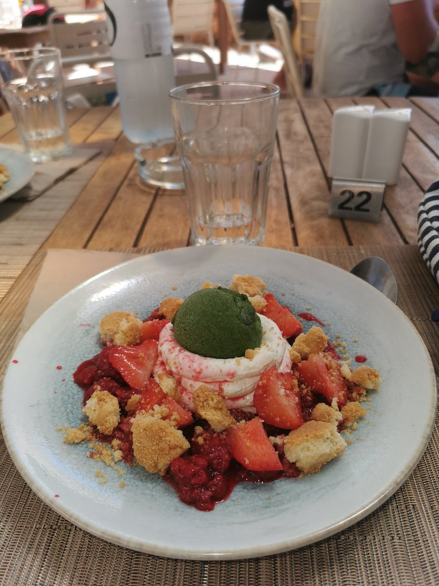 CarlaBZH's tweet photo. #Girolata, petit village seulement accessible en mer ou à pied par le chemin de #randonnée. Visite et un bon #resto La Cabane Du Berger. Le filet de Daurade et le dessert était très bon ! Direction #Cargèse. 😍👍😋😎🔆 #Corse #Corsica #MagnifiqueFrance https://t.co/Fh2TczFemF