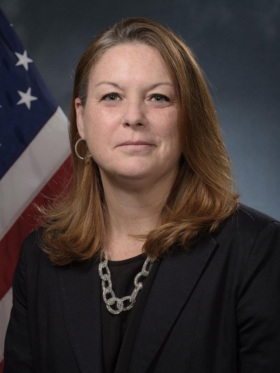 🚨 UPDATE: Trump Secret Service Director Sean Curran BLOCKS failed former Director Kimberly Cheatle from the Butler, PA disaster from renewing her security clearance, per RCP.

THE RIGHT MOVE.