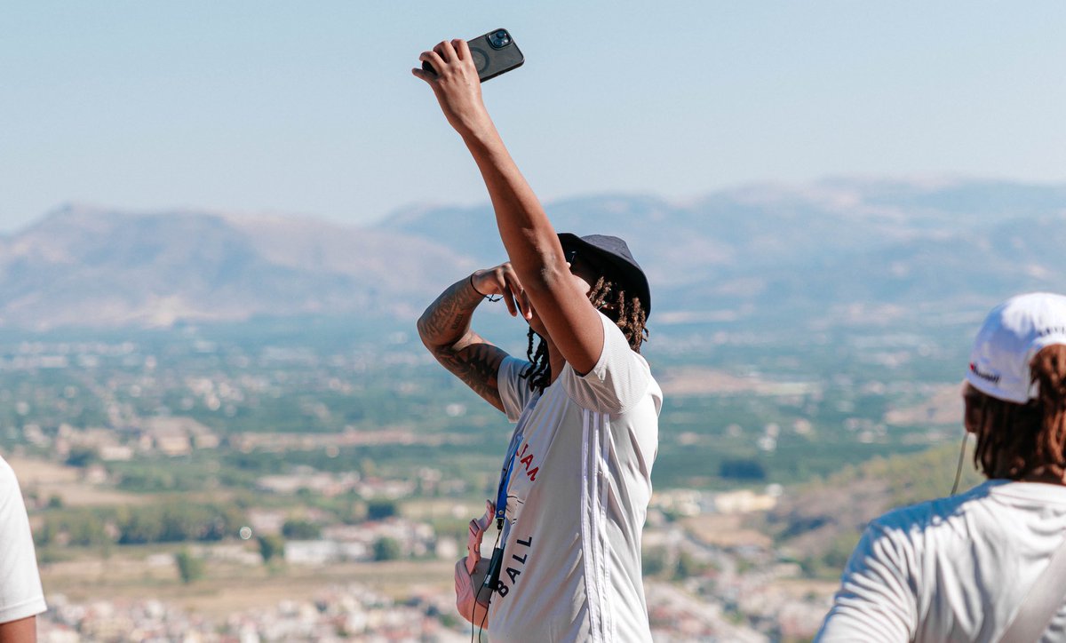 SouthAlabamaWBB's tweet photo. First day in emojis: 😍 📸 🏰 🌊 ⛰️ 🇬🇷

#INVEST https://t.co/9HHdtFxLQ4