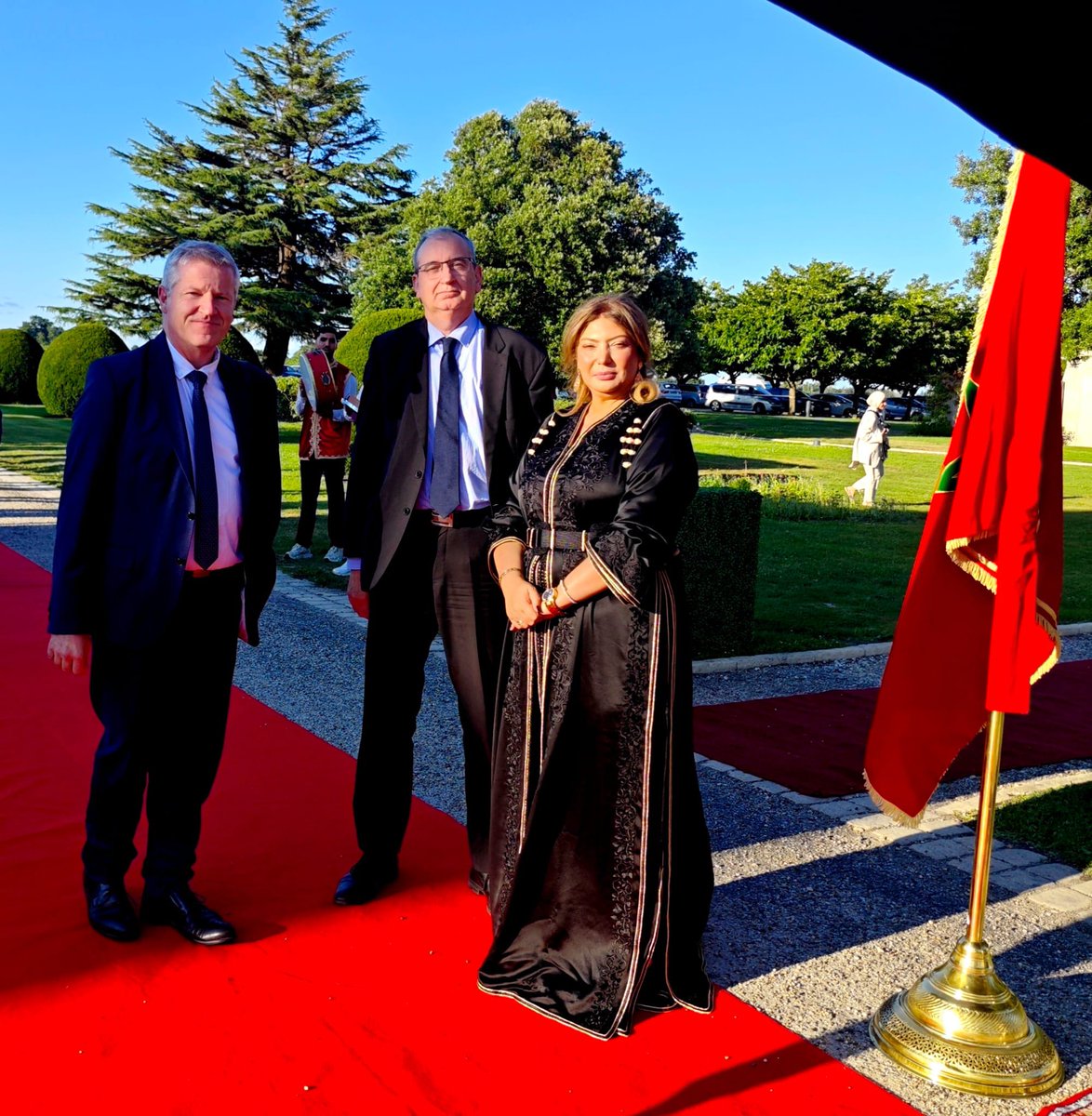 CG_Maroc_BDX's tweet image. Célébration du 26ème anniversaire de l’accession de Sa Majesté le Roi Mohammed VI Que Dieu l’Assiste et le Glorifie au #Trône de Ses glorieux Ancêtres par le Consulat Général du Royaume du Maroc🇲🇦🇲🇦🇲🇦 à Bordeaux.
@MarocDiplomatie @AmbaMarocFrance