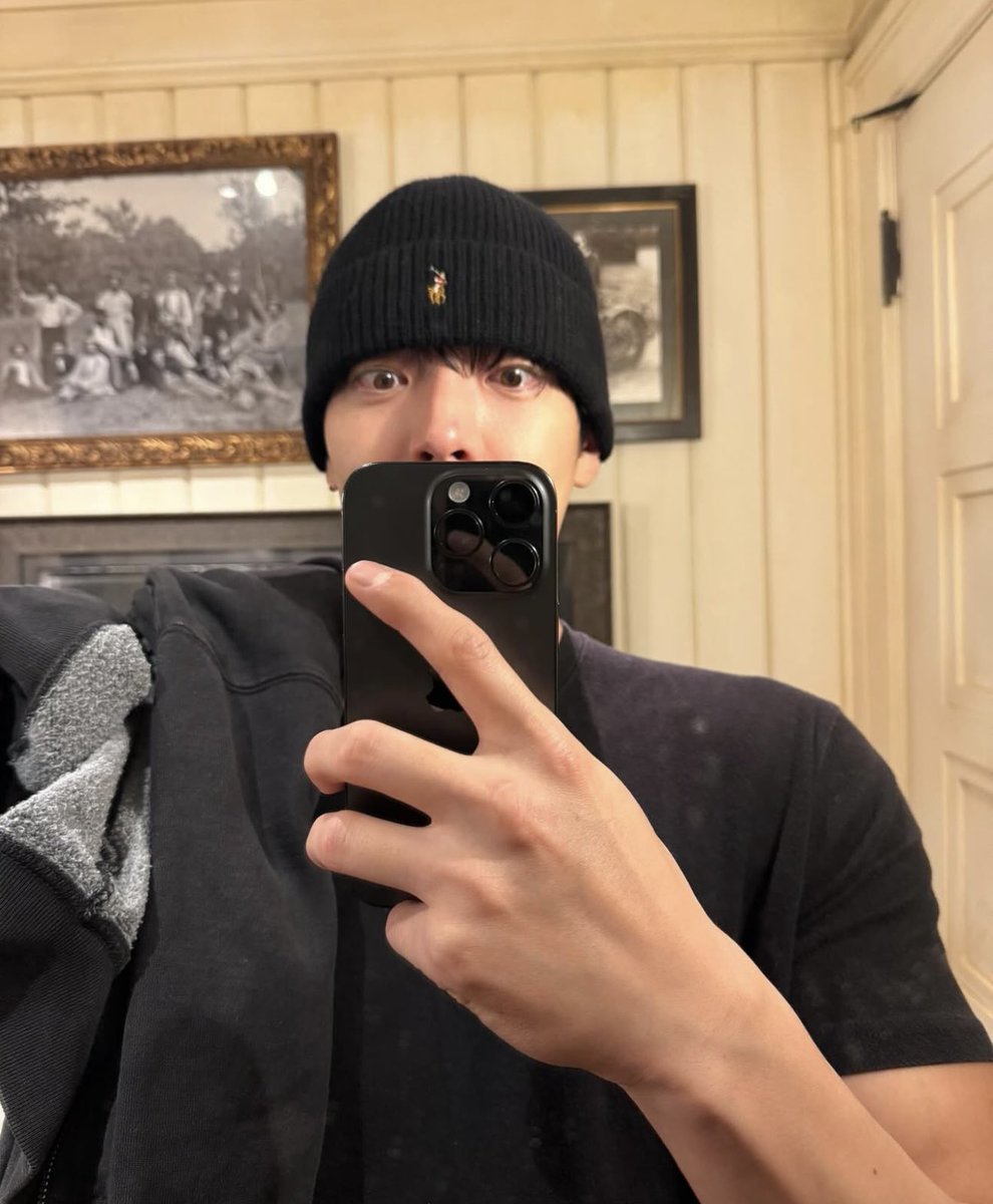 dolgolaeui's tweet photo. Kim Woo Bin #kimwoobin #theheirs #alienoid #uncontrollablyfond #school2013 #woobinkim #blackknight #officerblackbelt #ourblues #theconartists #friend2 #김우빈 #金宇彬 You can also follow his official IG account: ____kimwoobin (Look for the blue check mark) https://t.co/8Wwq2Nl97f