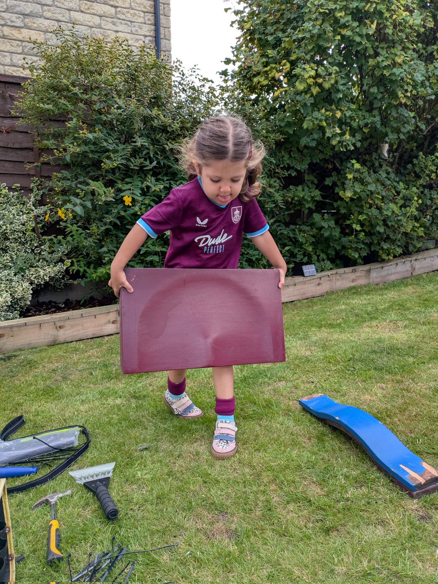 Peter Davis. (@peterdavis1986) on Twitter photo Daddy's little #twitterclarets helper with the <a href="/BurnleyOfficial/">Burnley FC</a> seats.
<a href="/BurnleyFC_Com/">Burnley FC in the Community</a> <a href="/DudePerfect/">Dude Perfect</a> Daddy's little #twitterclarets helper with the <a href="/BurnleyOfficial/">Burnley FC</a> seats.
<a href="/BurnleyFC_Com/">Burnley FC in the Community</a> <a href="/DudePerfect/">Dude Perfect</a>