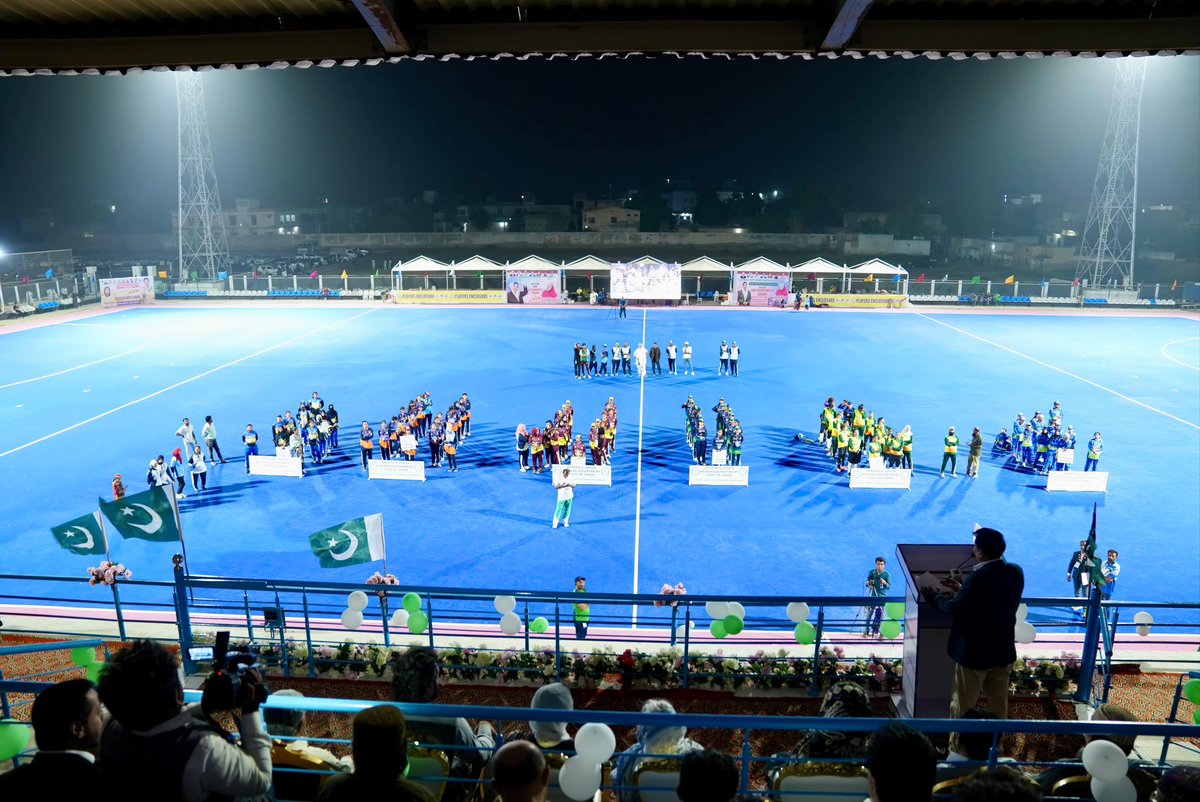 PPP (@mediacellppp) on Twitter photo خاتون اول بی بی آصفہ بھٹو زرداری کو آل سندھ انٹر ڈویژن پنک ہاکی چیمپئن شپ کے افتتاح کے موقع پر اعزازی شیلڈ پیش کی جارہی ہے۔
<a href="/AseefaBZ/">Aseefa B Zardari</a> خاتون اول بی بی آصفہ بھٹو زرداری کو آل سندھ انٹر ڈویژن پنک ہاکی چیمپئن شپ کے افتتاح کے موقع پر اعزازی شیلڈ پیش کی جارہی ہے۔
<a href="/AseefaBZ/">Aseefa B Zardari</a>
