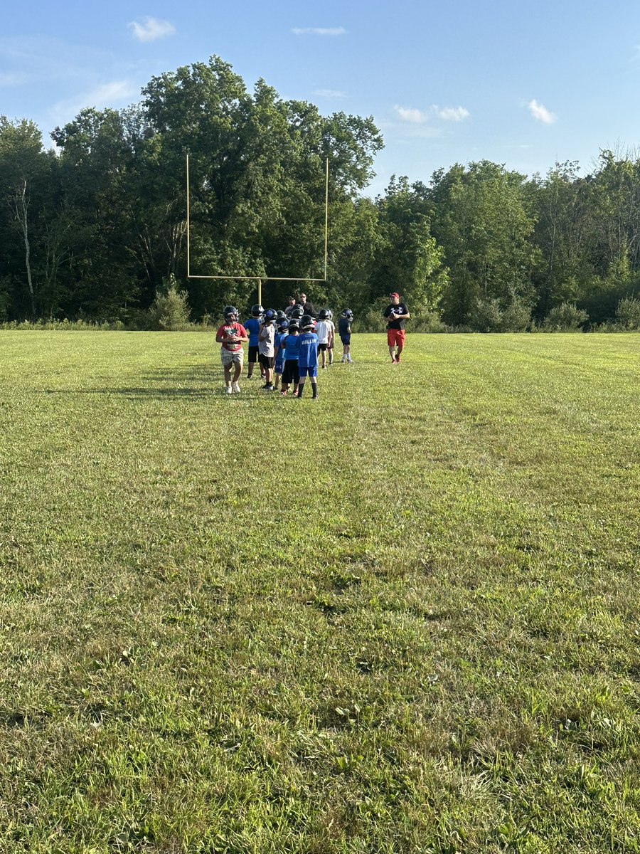 WallkillFB's tweet image. GOOD TO BE OUT WITH OUR YOUTH FOOTBALL PROGRAM ON THEIR FIRST NIGHT!

FOOTBALL SEASON IS HERE!