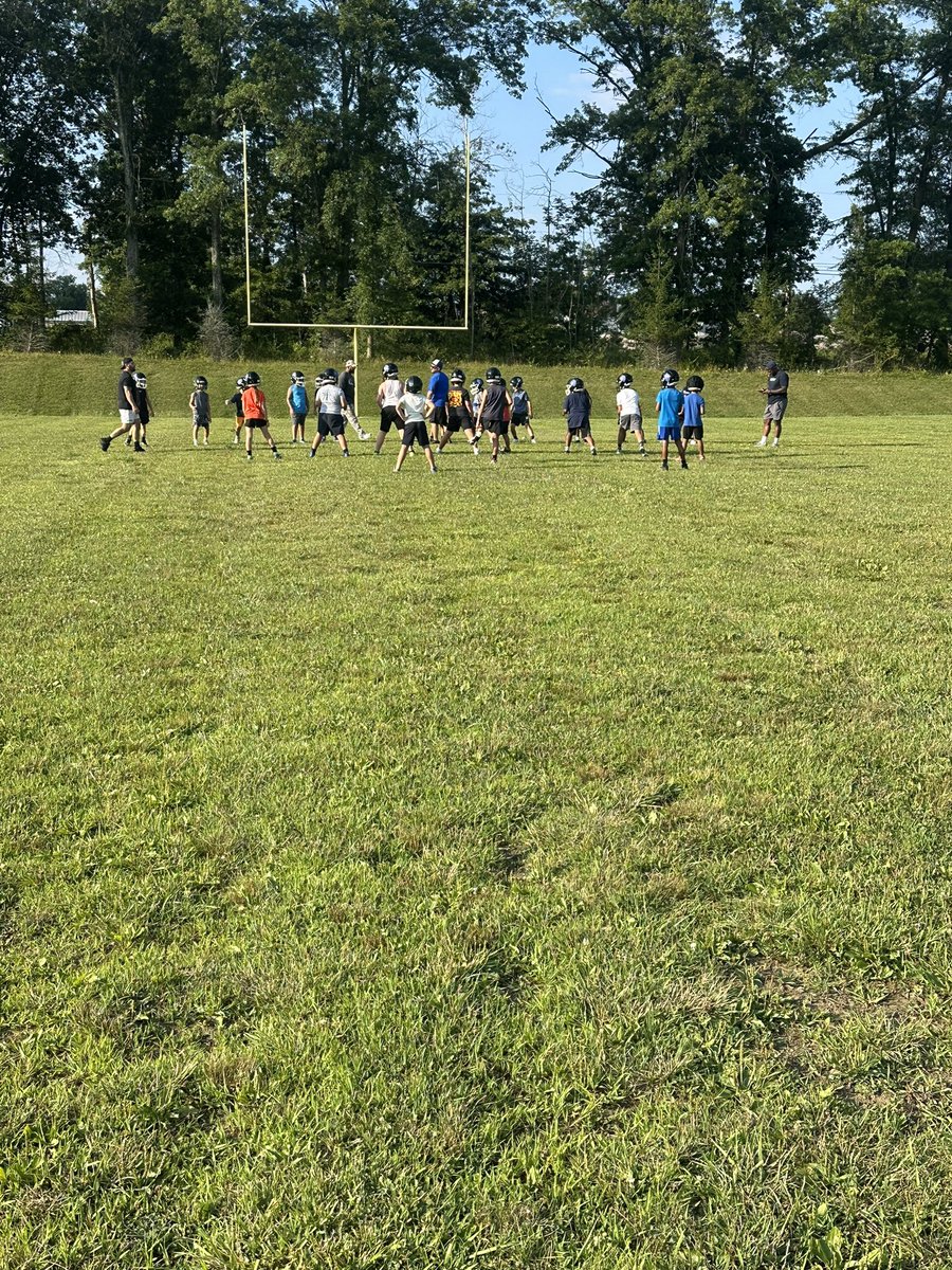 WallkillFB's tweet image. GOOD TO BE OUT WITH OUR YOUTH FOOTBALL PROGRAM ON THEIR FIRST NIGHT!

FOOTBALL SEASON IS HERE!