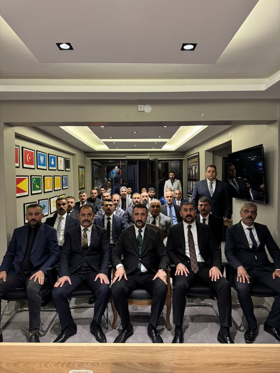 🇹🇷 ASIRLIK BİRLİK, SONSUZ KARDEŞLİK, TERÖRSÜZ TÜRKİYE

Liderimiz Sayın Devlet Bahçeli Beyefendi’nin talimatları doğrultusunda,
“Terörsüz Türkiye İçin Milli Birlik ve Dayanışma Buluşmaları – Asırlık Birlik, Sonsuz Kardeşlik” temalı bölgesel toplantı öncesinde;

Erzurum ülkü