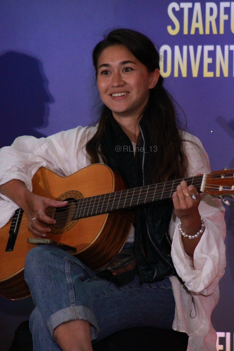 RLine_13's tweet image. KTY showing off her musical skills for a sweet moment at today’s panel at #WitchbombX