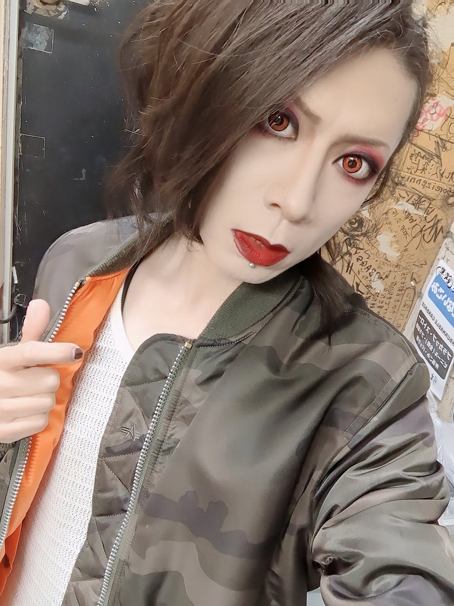 zeronoheya's tweet photo. わたしが参加させていただく

ライブは残り二本となります

名残惜しい事とは思いますが

最後の日まで楽しみましょう

ではご来場お待ちしています

#Deshabillz #LIVE #EDGE https://t.co/j0tW55wP3Z