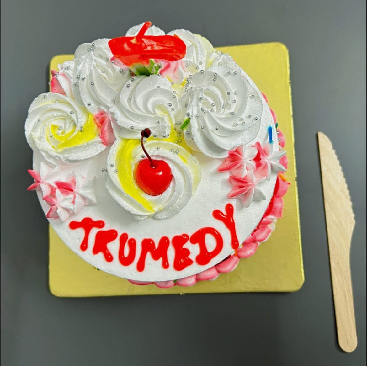 Trumedy18's tweet photo. कम्पनी डायरेक्टर ने कम्पनी नके एनुअल डे को कैक काट मनाया 🙏🏻
#annualday #earthquake #ส่งท้ายข้ามฟ้าเคียงเธอ #LCDLFMX3 #CoolieTrailer #MELAxWILLIAM #MELAxWILLIAM #XOXOmultiverseConcert # https://t.co/5sl8lvYPum