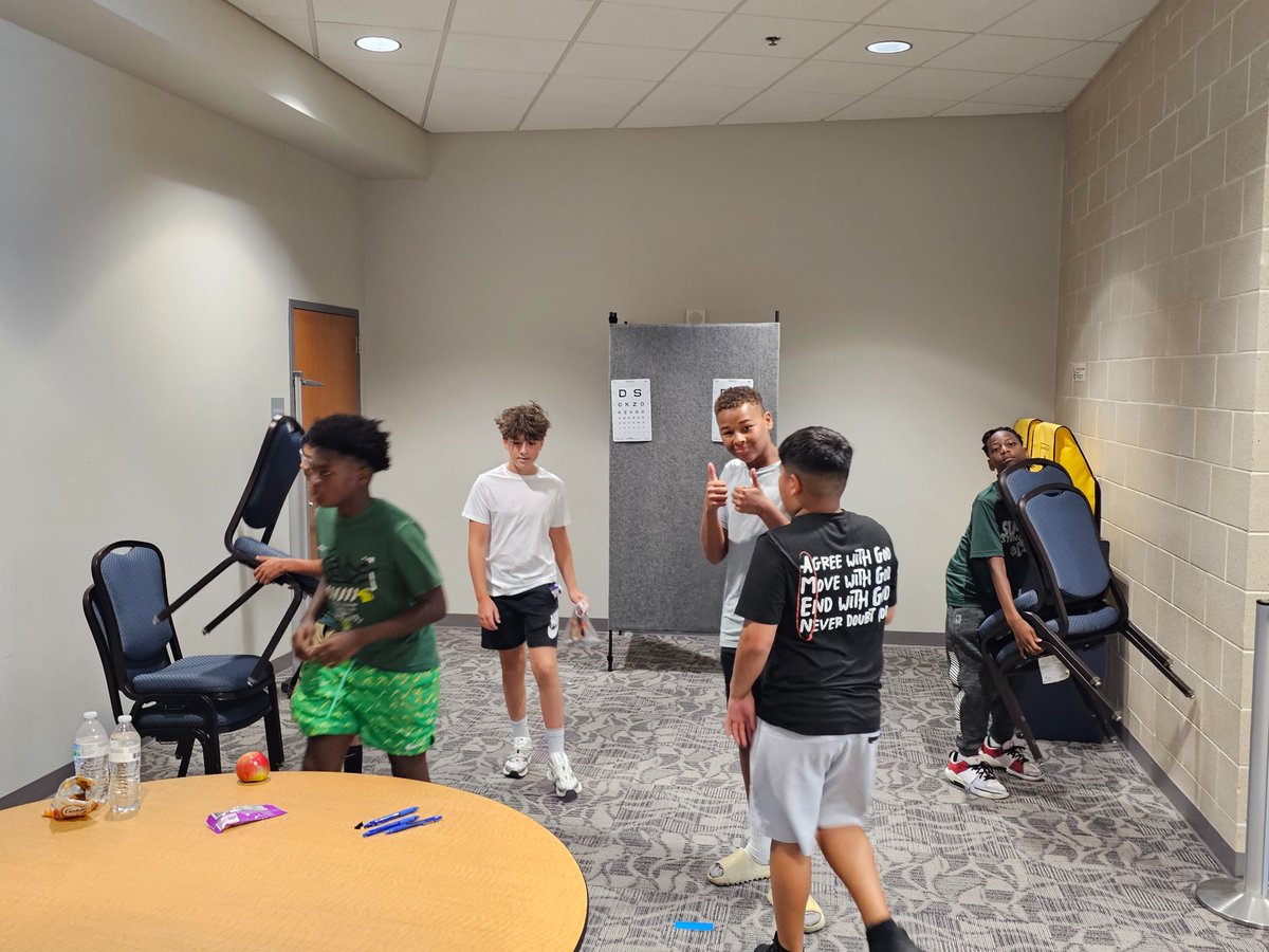 Great day of service for our Bulldogs at the 10th Annual MISD Back to School Bash! BIG Thanks to our Bulldogs who served by helping to breakdown &amp; cleanup afterwards. We've got some amazing young men leading our program &amp; they made a difference in the lives of others today SEAL🎯