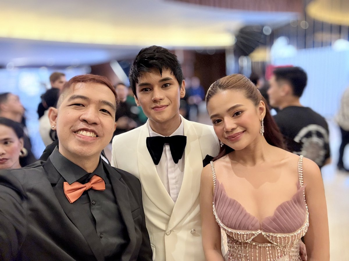 #Dustbia first ever together here at the GMA GALA 2025! 🤗✨🙌

#PBBcollabWithGMA #PBBCelebrityCollabEdition
#RunnerRocky #RunnerRockyTV #RR #RRTV 
#GMAGala2025 #GMAGalaNight