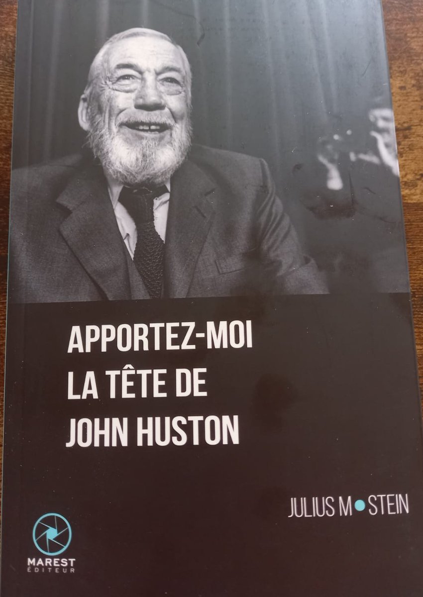Microciné la revue de cinéma et de télévision (@microcinet) on Twitter photo À la fin du très bon livre de Julius M. Stein, chez <a href="/MarestEditeur/">Marest éditeur</a> — Apportez-moi la tête de John Huston — une fulgurance se dresse. Elle entre comme un cheval dans un salon, au dernier chapitre, lorsque l’auteur ose parler de lui et, ce faisant, de Huston, et, par ricochet, de À la fin du très bon livre de Julius M. Stein, chez <a href="/MarestEditeur/">Marest éditeur</a> — Apportez-moi la tête de John Huston — une fulgurance se dresse. Elle entre comme un cheval dans un salon, au dernier chapitre, lorsque l’auteur ose parler de lui et, ce faisant, de Huston, et, par ricochet, de