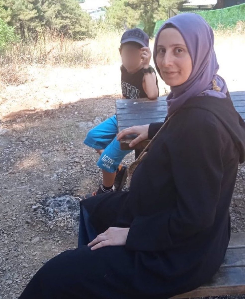 Tutsak Bebekler (@tutsakbebekler) on Twitter photo Doğumuna sayılı günler kaldı…!
Merve Zayım, 9 aylık hamile bir öğretmen.
Suçsuzluğu AİHM kararıyla da tescillenmişken, 2 Temmuz’dan beri demir parmaklıklar arkasında.
Tutukluluğuna 3 kez itiraz edildi, ama nafile.
Bir bebek daha cezaevinde doğmasın!
<a href="/nevsinmengu/">nevsin mengu</a>
9AylıkHamile Doğumuna sayılı günler kaldı…!
Merve Zayım, 9 aylık hamile bir öğretmen.
Suçsuzluğu AİHM kararıyla da tescillenmişken, 2 Temmuz’dan beri demir parmaklıklar arkasında.
Tutukluluğuna 3 kez itiraz edildi, ama nafile.
Bir bebek daha cezaevinde doğmasın!
<a href="/nevsinmengu/">nevsin mengu</a>
9AylıkHamile