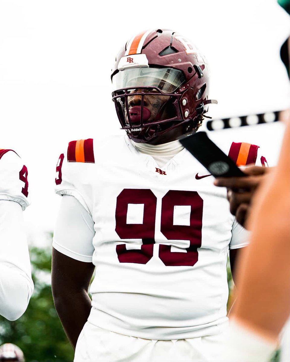 #IlliniNation are wishing good luck to our 14th member of #FamILLy26 King Liggins (<a href="/King_liggins1/">King Liggins</a>) as he begins his senior season with Brother Rice Crusaders (<a href="/BrotherRiceFB/">Brother Rice Football</a>).