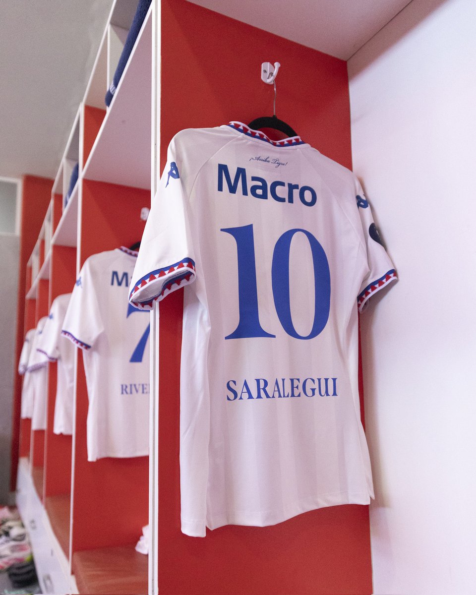 ampireynoso32's tweet photo. VESTUARIO LISTO 🐯🫡
👀 Posible 11:
Zenobio
Soto, Laso, Cardona, Sosa
Fértoli, González, Leyes, Saralegui
Chaco Martínez, Russo
#VAMOSMATADOR https://t.co/ejW6DvkjW8