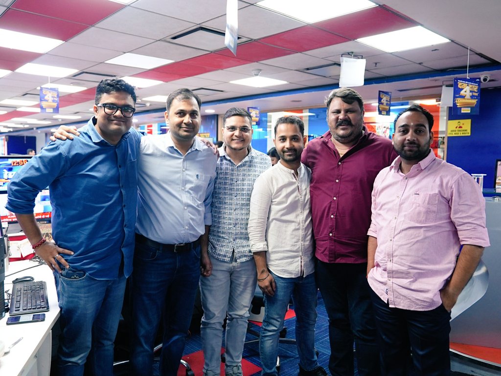 utkarshs88's tweet photo. हम शानदार हैँ,बेमिसाल हैँ , दमदार चार साल, @TNNavbharat को आगे सबसे आगे लें जाने को, मज़बूती से तैयार हम और हमारी टीम। कुशल नेतृत्व, जहाँ अपनों का साथ हमेशा मज़बूती प्रदान करता है @navikakumar @RanjitKumarIND 
जय हो, नमः पार्वती पतये हर-हर महादेव 🙏🙌🙏💫🧿✨ https://t.co/Tq2li1Armn