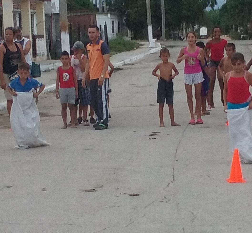 RamiroR32543692's tweet photo. En el Turquino de #Meneses, #Yaguajay, presente el Deporte, con sus actividades. #SanctiSpiritusEnMarcha. @AlexisLorente74 @DeivyPrezMartn1 @GHNordelo5 @InesMChapman @MichelZerquera @milian_mileydi @MMarreroCruz @milian_mileydi @LaidaliS58962 https://t.co/prw1LEvzH1