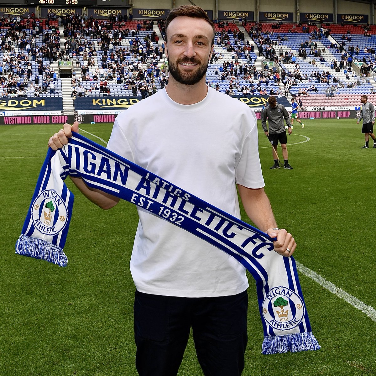 👏 A warm Wigan welcome for Morgan Fox yesterday!

#wafc 🔵⚪️