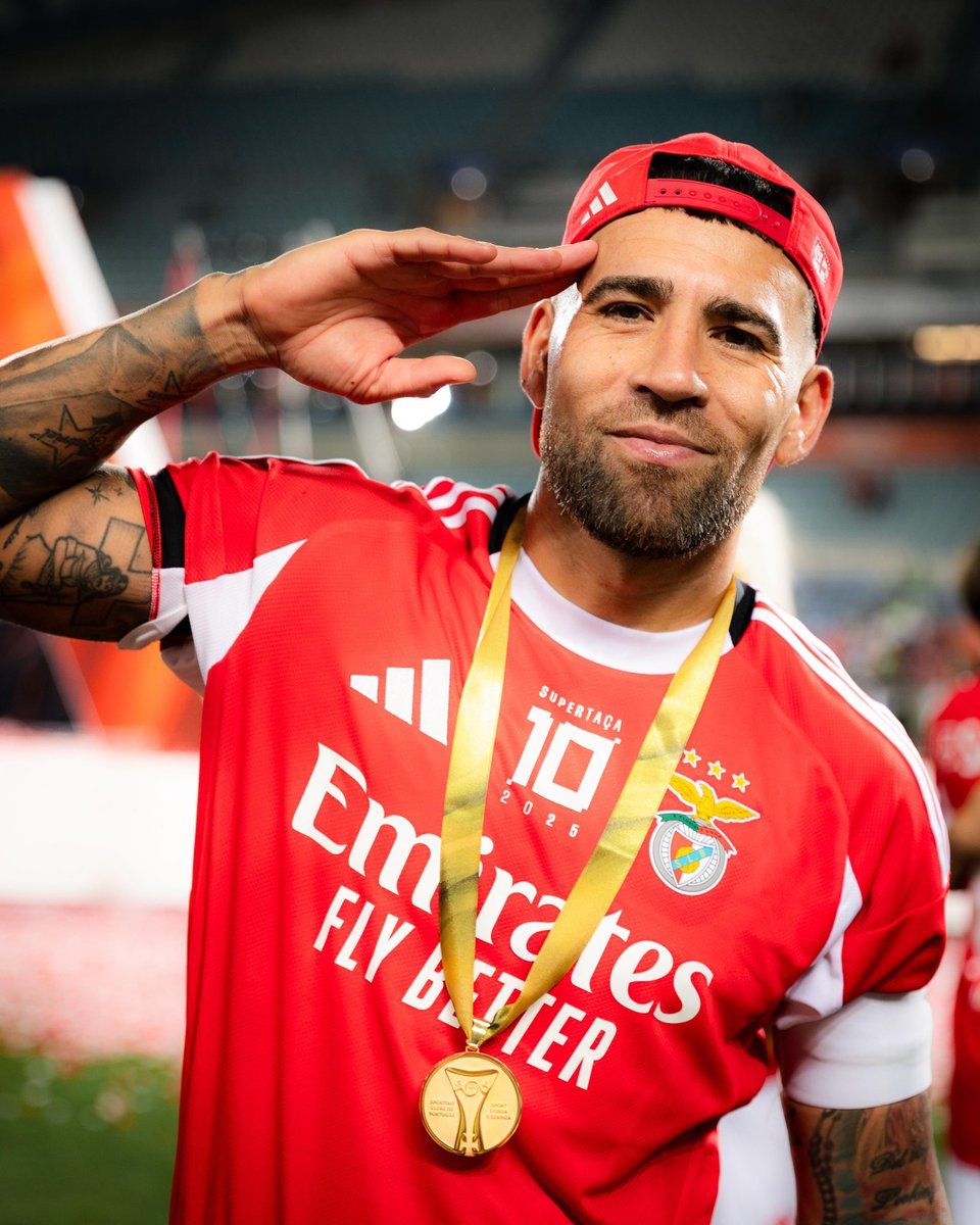 Notamendi30's tweet photo. Supertaça #10 🥇🏆 https://t.co/CjlCt9pjP0