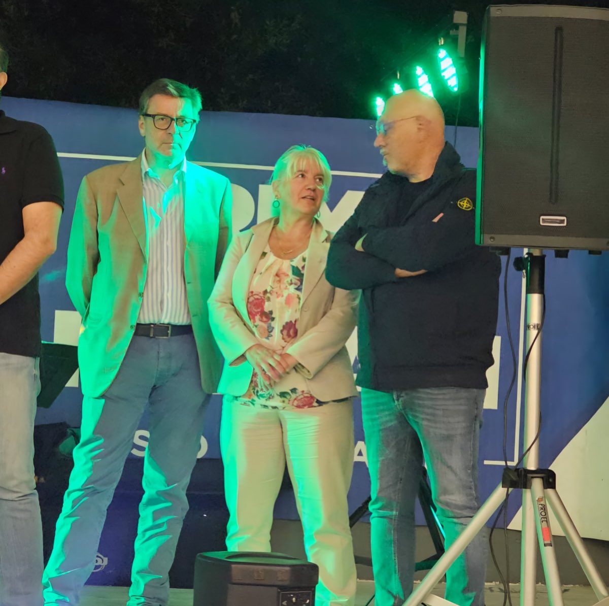 MassimoSertori_'s tweet image. 📍Una bella serata quella di ieri, a #Colico, insieme al nostro #ministro Giancarlo #Giorgetti e a tanti #amici, militanti e sostenitori.
Questa sera la 31esima edizione del Festival “Lago &amp;amp; Valli” prosegue, non mancate!

#festelega #agosto #sertori #lega #lagoevalli