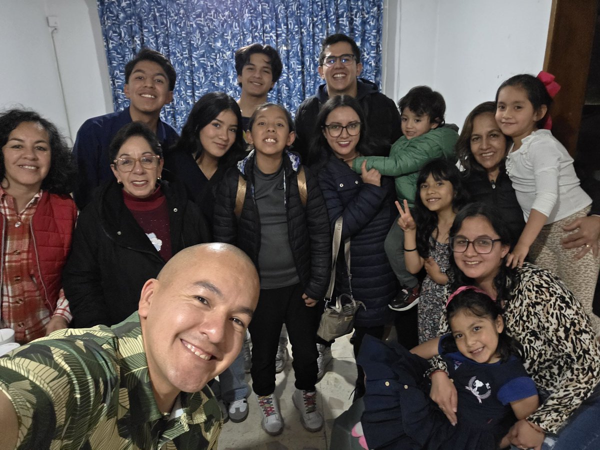 mortal_cano's tweet photo. Un día espectacular acompañado de mi familia y de mis hijos. Agradezco de todo corazón el poder compartir este día con ellos ❤️🤗
A mi amor May, gracias por hacer que cada momento sea tan especial. 

Te amo potentemente ❤️🖐🏻 https://t.co/R6MWJ4Kq8g