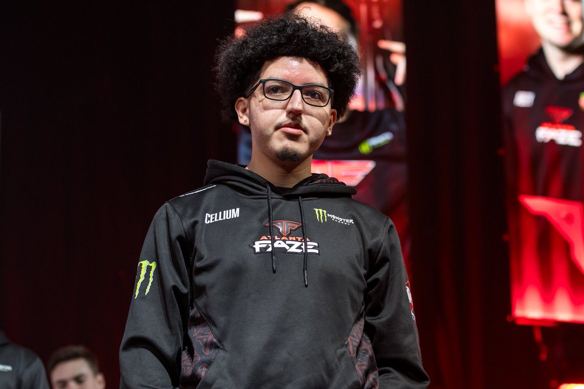 CoD Clipped tweet media