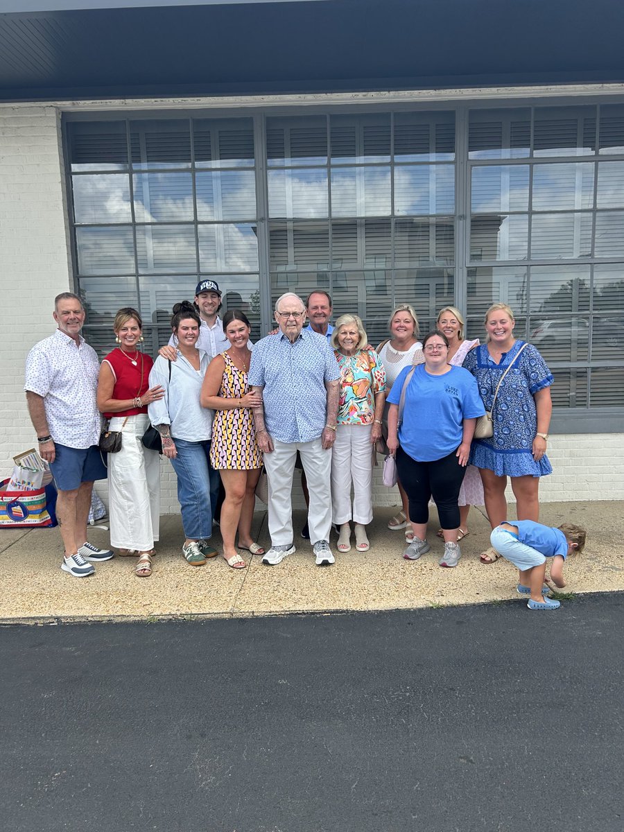 Fantastic Celebration of Big Kerm's 90th today at Harvey's in Tupelo with Family! The Coach looking good for 90👏👏👏🎂🎉