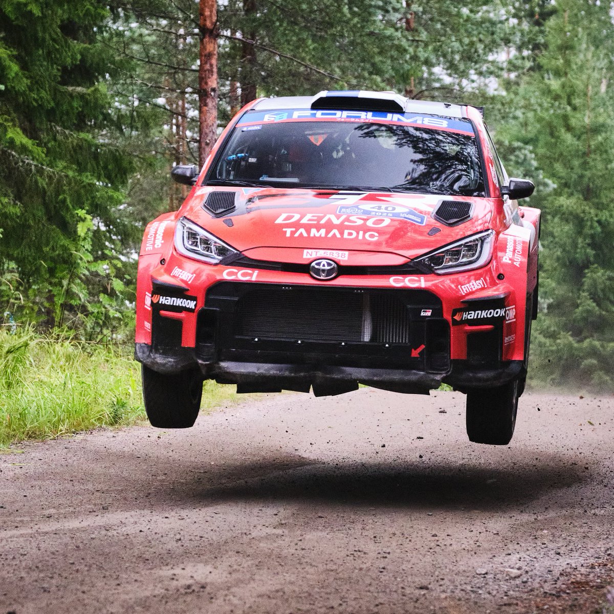 1-2 with one day to go in WRC2 Finland, with Roope Korhonen 🇫🇮 and <a href="/JariMattiWRC/">Jari-Matti Latvala</a> 🇫🇮 split by 1.8 seconds 😍

#ToyotaGAZOORacing #GRYarisRally2 #RallyFinland