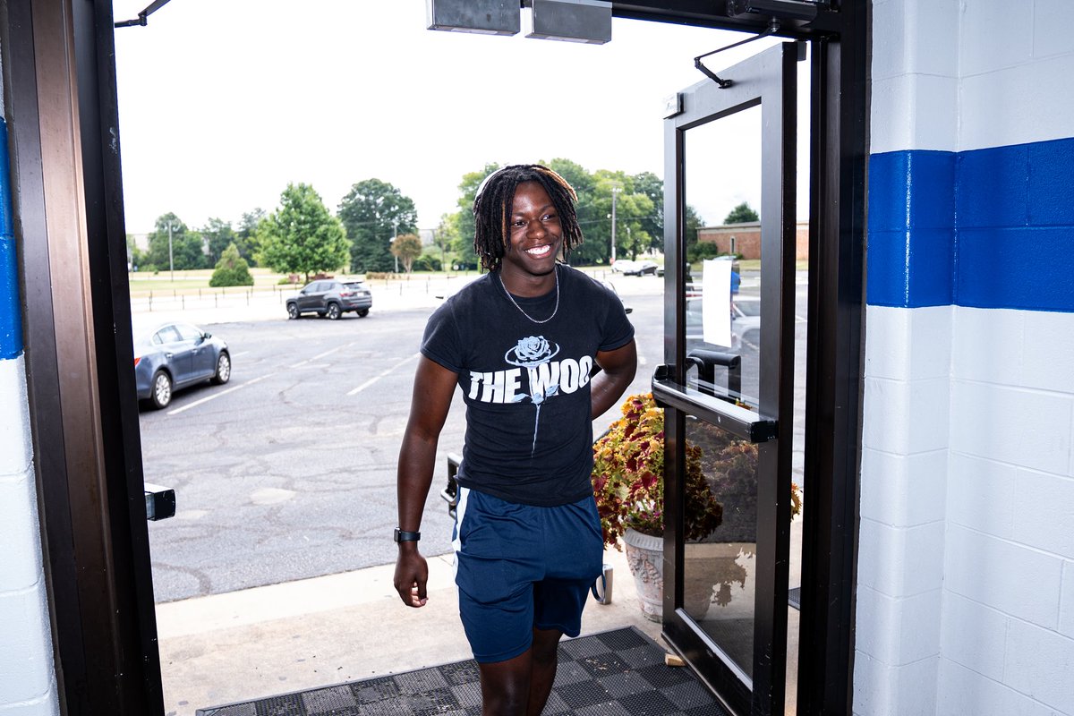 Move in day for our guys‼️ Camp is finally here🦅 
#JumptotheGump