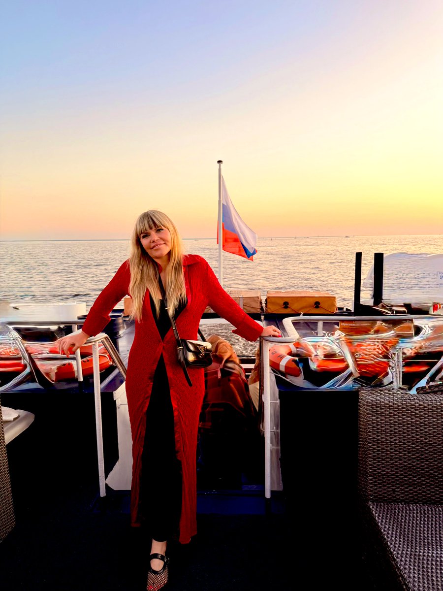 Что хочу сказать в день ВДВ : 
- Россия , священная наша держава ! 
-Россия Великая наша страна !